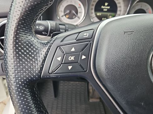 Used 2014 Mercedes-Benz GLK 250 BlueTEC 4MATIC image 25