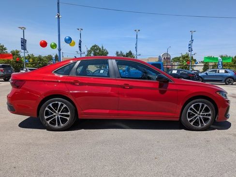 Used 2025 Volkswagen Jetta Sport FWD image 3
