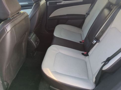 Used 2020 Ford Fusion SE w/ Equipment Group 151A image 19