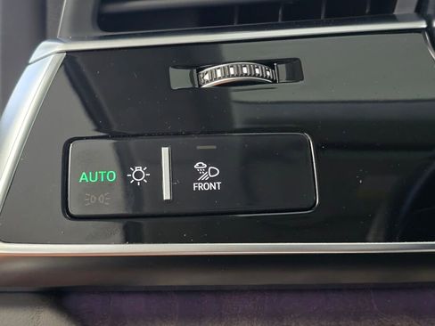 Used 2021 Audi Q8 Prestige w/ Prestige Package image 37