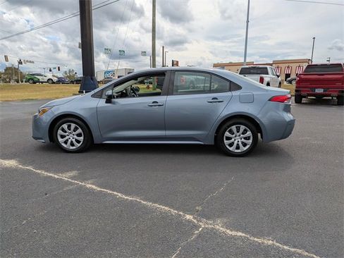 Used 2023 Toyota Corolla LE image 7