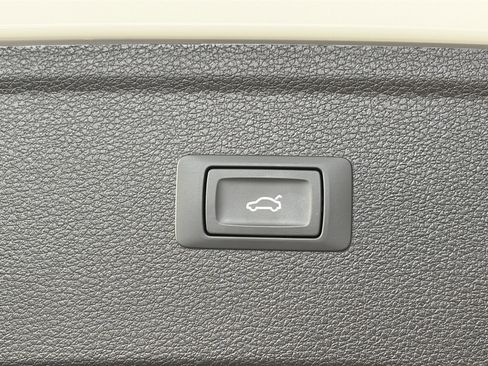 Certified 2024 Audi Q5 e Premium image 14