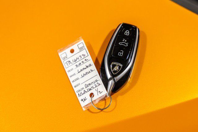 Used 2022 Lamborghini Urus AWD/4WD image 55