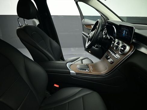 Used 2022 Mercedes-Benz GLC 300 4MATIC image 24