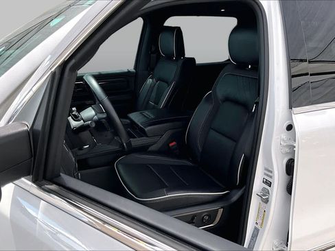 Used 2025 RAM 1500 Limited AWD/4WD image 8
