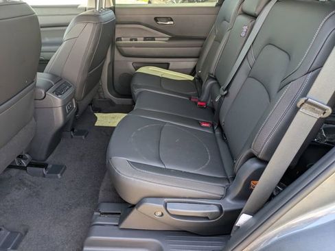 New 2026 Nissan Pathfinder SL AWD/4WD image 25