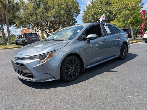 Certified 2025 Toyota Corolla LE FWD image 25