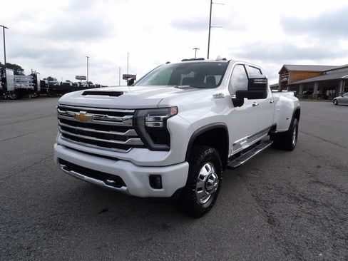 Used 2024 Chevrolet Silverado 3500 High Country w/ High Country Premium Package AWD/4WD image 69