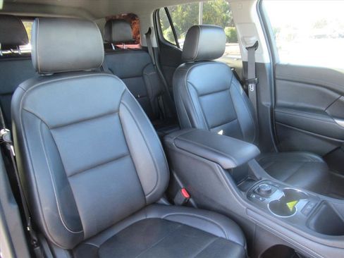 Used 2023 GMC Acadia SLT image 9