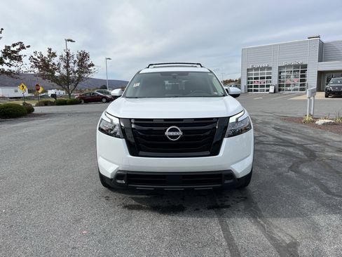 New 2025 Nissan Pathfinder SV w/ SV Premium Package image 10