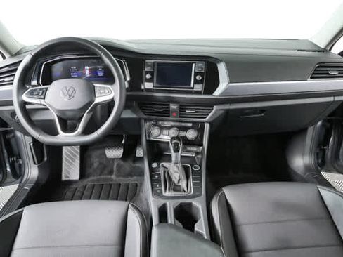 Used 2024 Volkswagen Jetta SE FWD image 20