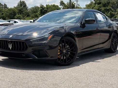Used 2023 Maserati Ghibli Modena Q4 AWD/4WD image 3