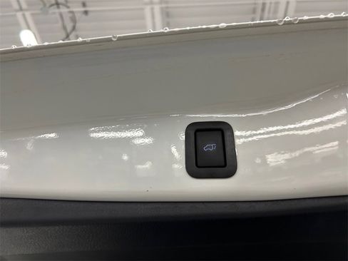 Used 2018 Toyota Highlander Limited Platinum image 28