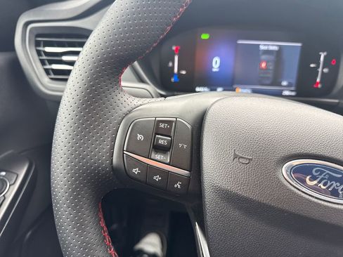 Used 2025 Ford Escape ST-Line Elite image 32