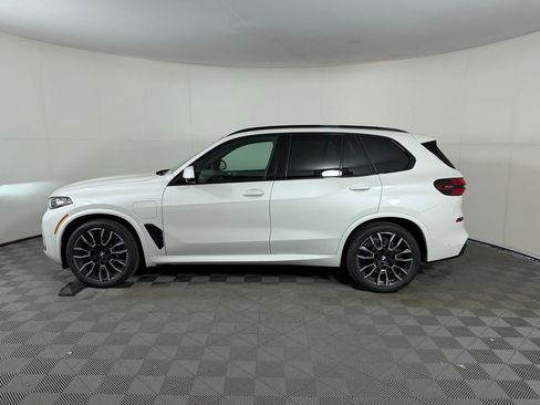 Used 2026 BMW X5 xDrive50e w/ M Sport Package AWD/4WD image 2