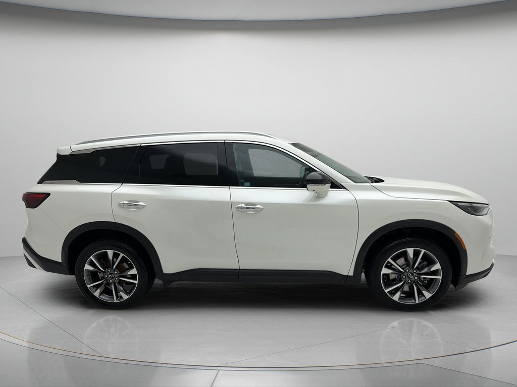 Used 2024 INFINITI QX60 Luxe AWD/4WD image 3