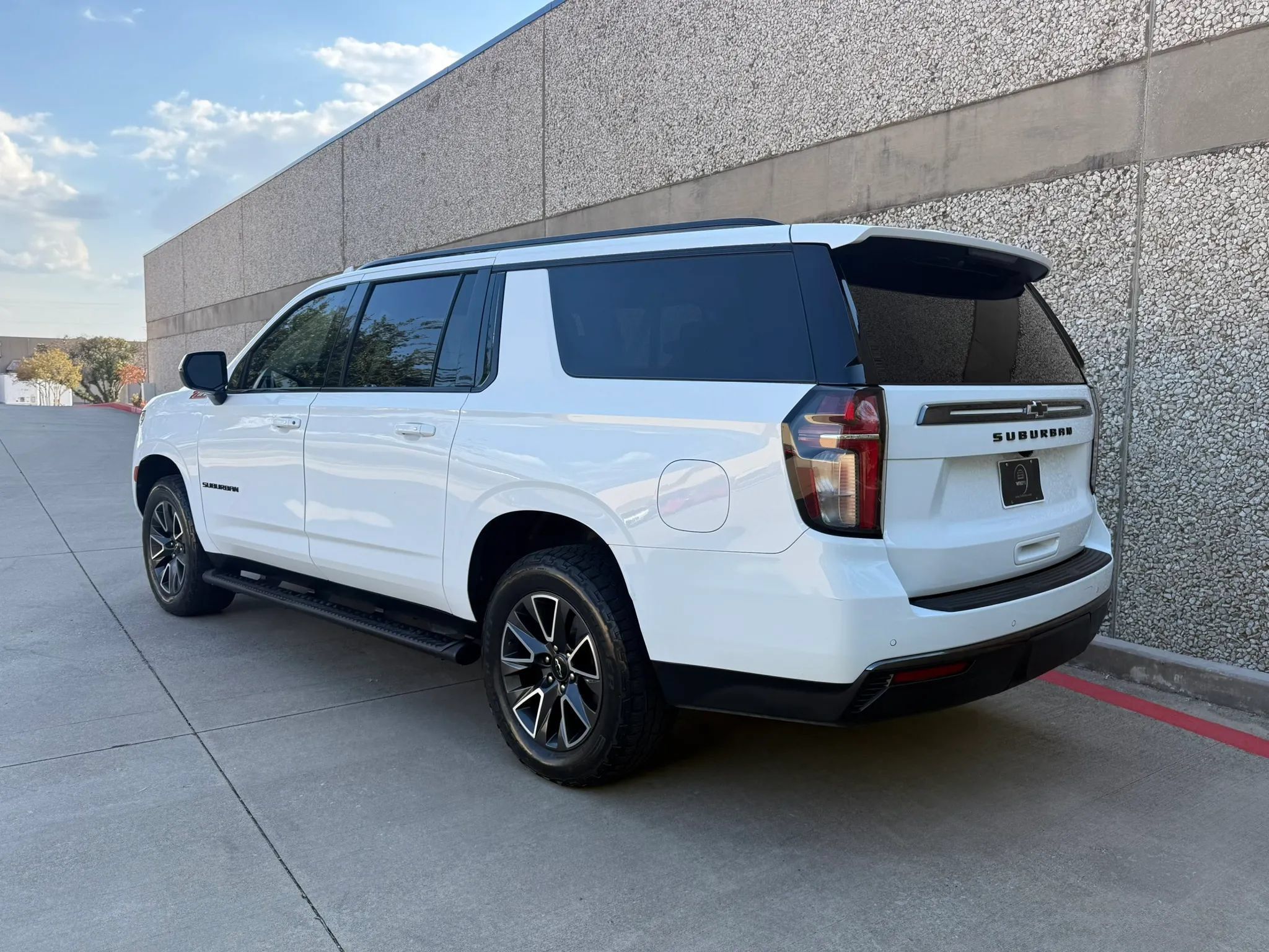 Used 2021 Chevrolet Suburban Z71 AWD/4WD image 4