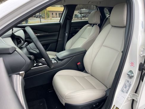 Used 2025 MAZDA CX-30 AWD 2.5 S w/ Preferred Package image 19