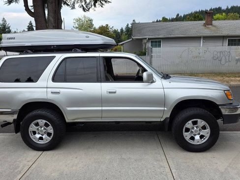 Used 1999 Toyota 4Runner SR5 AWD/4WD image 4