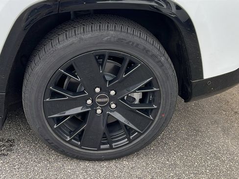 Used 2024 Jeep Wagoneer Launch Edition image 12