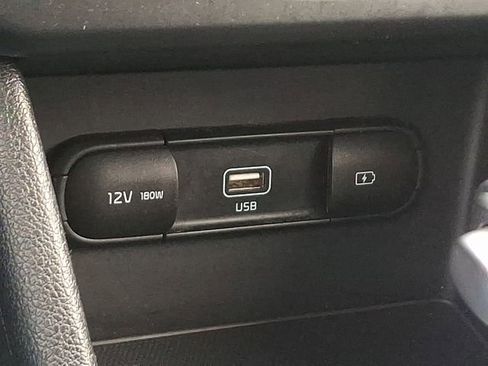 Certified 2022 Kia Niro LXS image 24