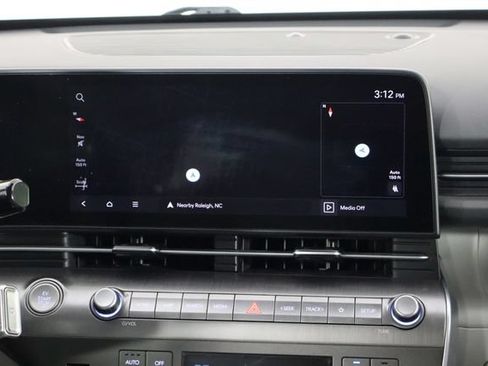 Used 2024 Hyundai Kona SE FWD image 25