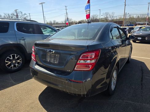 Used 2019 Chevrolet Sonic LT w/ Convenience Package FWD image 5