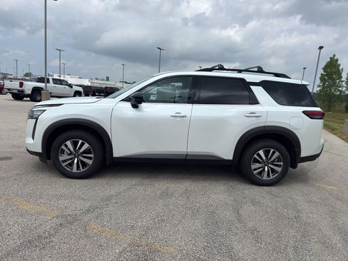 New 2026 Nissan Pathfinder SL AWD/4WD image 6