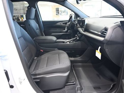 New 2026 Chevrolet Traverse LT w/ Driver Confidence Package FWD image 10