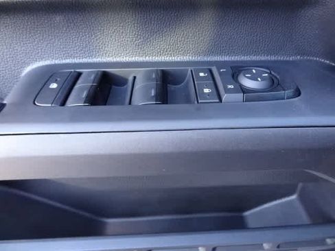 Used 2024 Toyota Tacoma SR image 13