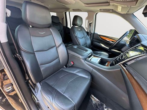 Used 2020 Cadillac Escalade ESV Premium Luxury AWD/4WD image 27