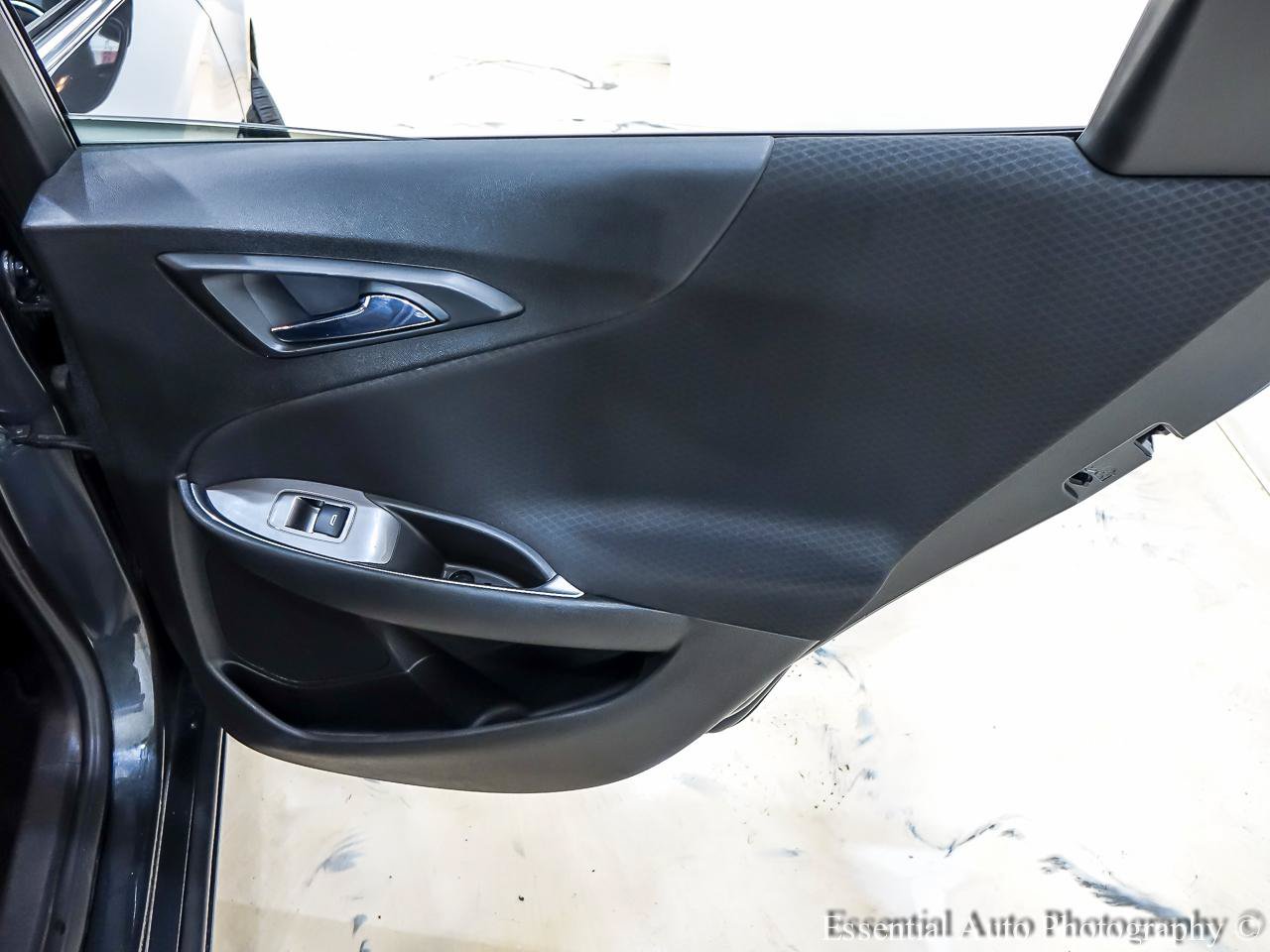 Used 2017 Chevrolet Malibu LT FWD image 27
