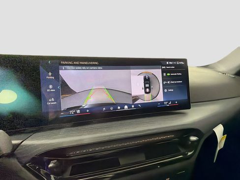 Certified 2025 BMW 330i Sedan w/ Convenience Package image 14