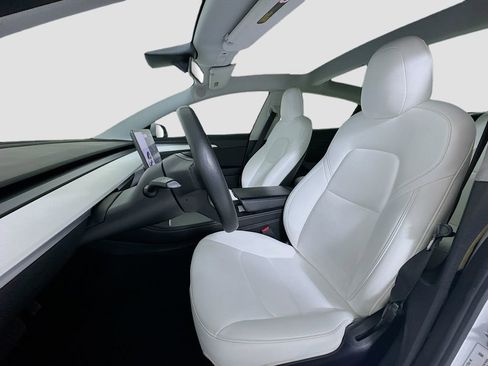 Used 2021 Tesla Model 3 Standard Range Plus image 8