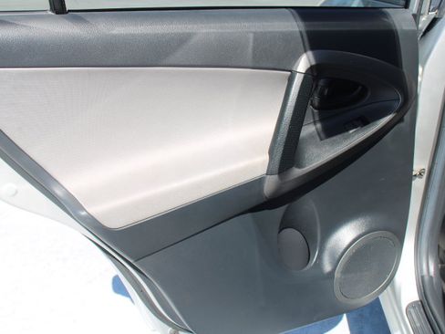 Used 2012 Toyota RAV4 FWD w/ Value Pkg image 11