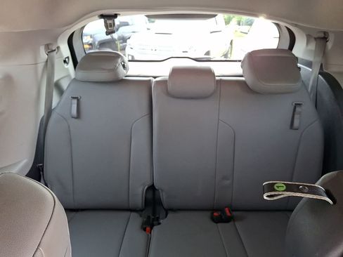 Certified 2021 Toyota Sienna XLE FWD image 13
