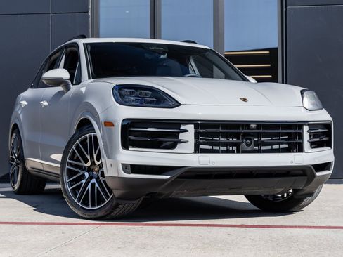 New 2026 Porsche Cayenne image 6