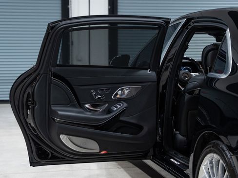 Used 2018 Mercedes-Benz Maybach S 560 4MATIC image 29