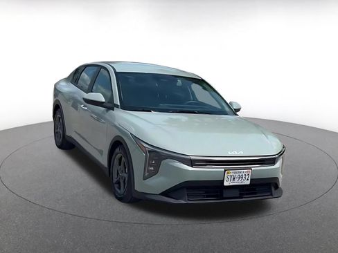 Used 2026 Kia K4 FWD image 3