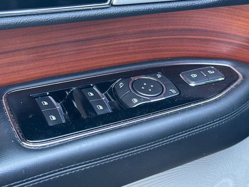 Used 2019 Lincoln Navigator L Reserve image 12