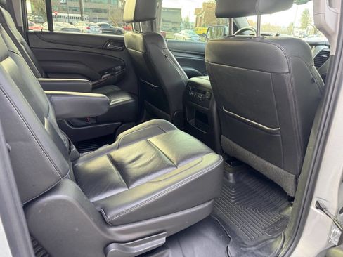 Used 2017 GMC Yukon XL SLT w/ Premium Edition image 12