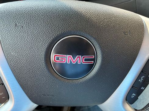 Used 2011 GMC Acadia SLE FWD image 20