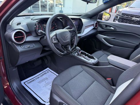 Used 2024 Chevrolet Trax RS w/ Driver Confidence Package FWD image 11