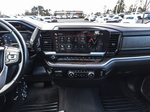 Used 2024 GMC Sierra 3500 SLE w/ SLE Convenience Package image 32