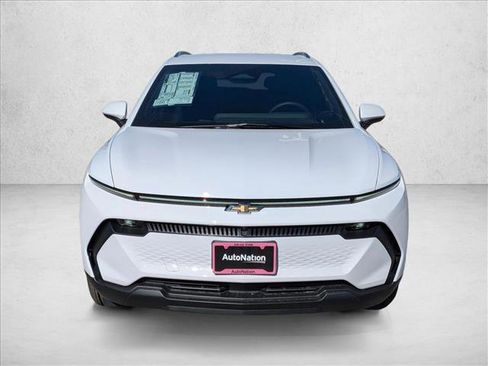 New 2026 Chevrolet Equinox EV LT image 2