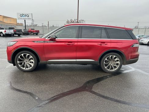 Used 2025 Lincoln Aviator Premiere image 4