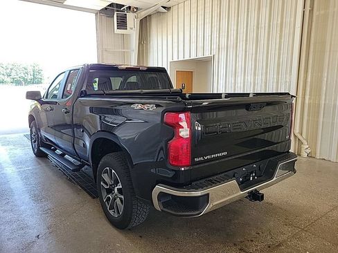 Used 2023 Chevrolet Silverado 1500 LT AWD/4WD image 4