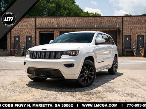 Used 2017 Jeep Grand Cherokee Altitude AWD/4WD image 1