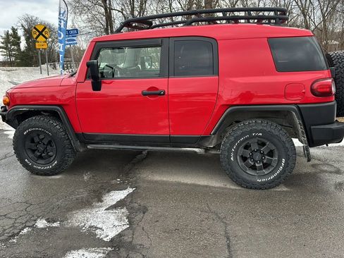 Used 2012 Toyota FJ Cruiser 4WD w/ Trail Teams Special Edition image 2
