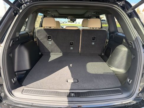 New 2026 Jeep Grand Cherokee Limited AWD/4WD image 11